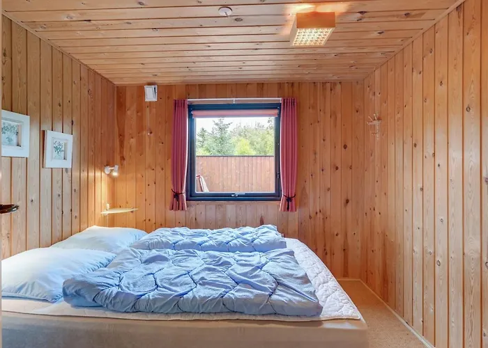 Sune - 500m From The Sea By Interhome